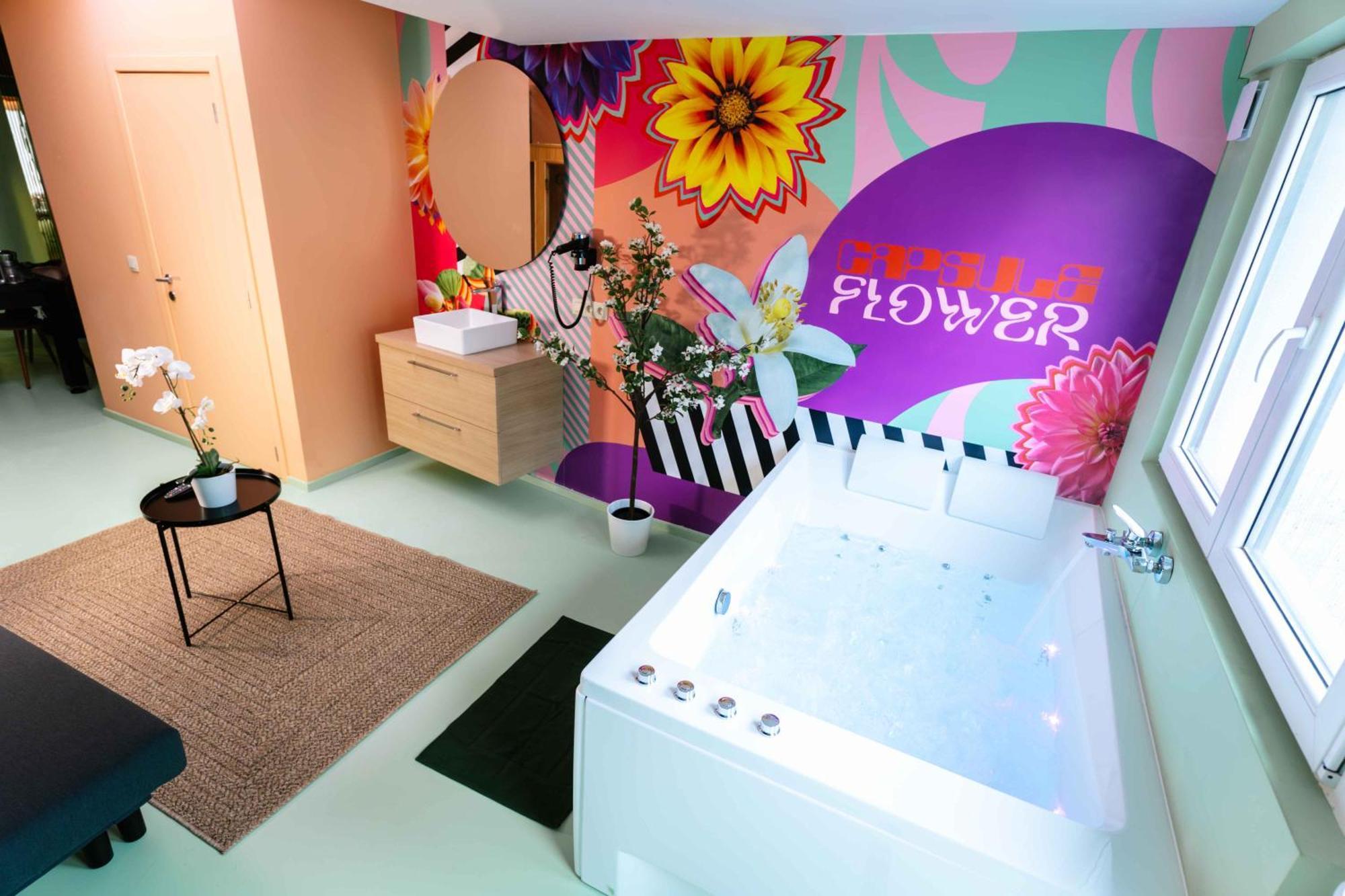 Capsule Flower - Balneo - Cinema - Billard - Nintendo Switch - Mons Centre Экстерьер фото
